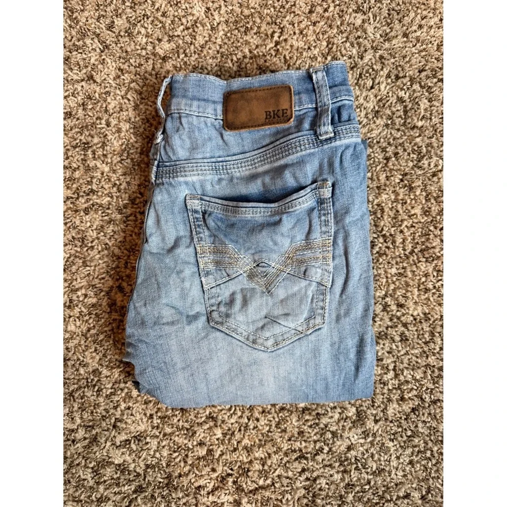 BKE Jake Straight Leg Jeans Mens 32x31 Light Wash Denim Distressed Frayed Hem - Picture 9 of 9